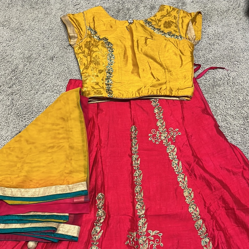 Pink Chaniya Choli - Picture 3 of 4
